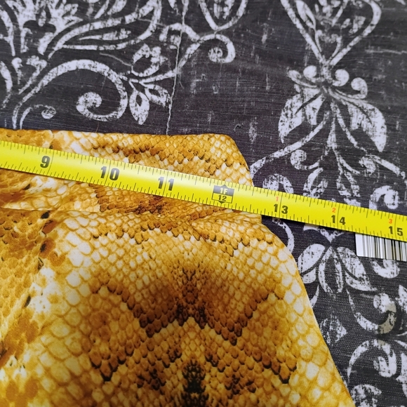 Adrienne Yellow Snake Print Shorts - Picture 4 of 8